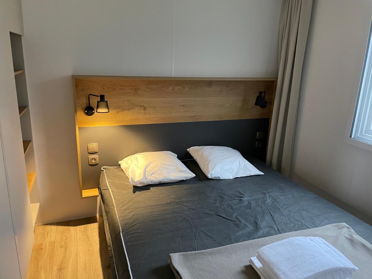 Mobilhome Tout Confort R10 Domaine De Lanniron 坎佩尔 外观 照片